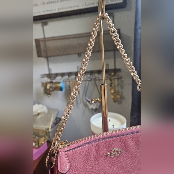 COACH NOLITA 19 Pebbled leather in Bubblegum pink with Gold Chain. - Picture 4 of 14